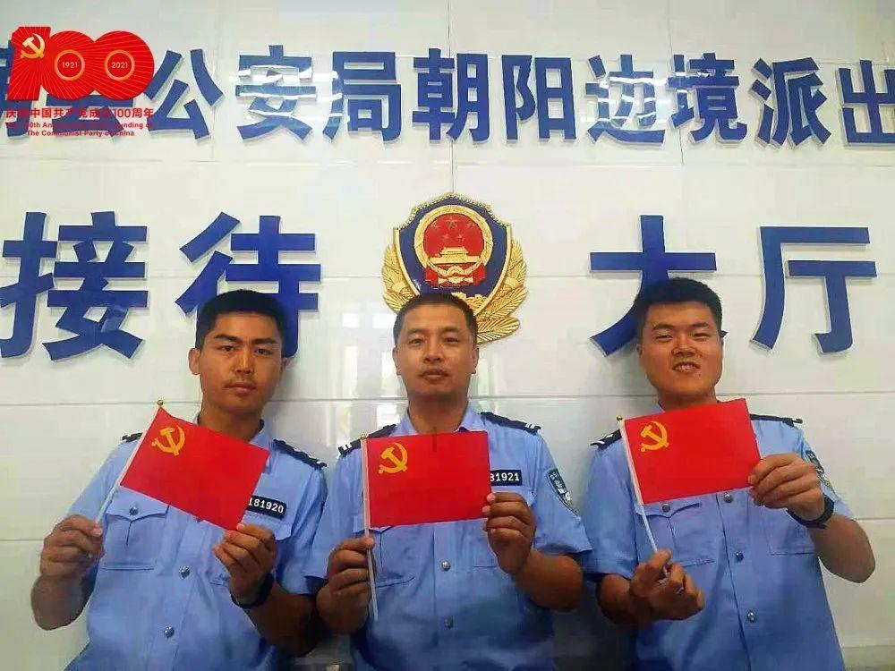 石油股早盘回暖 中国石油上涨4%中国石化涨逾3%